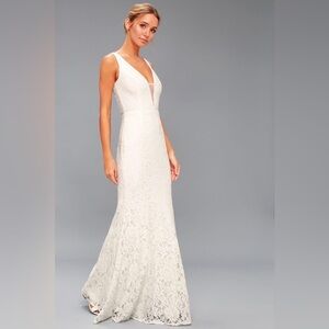 Lulus Everly White Lace Maxi Dress. Size small. NWT!